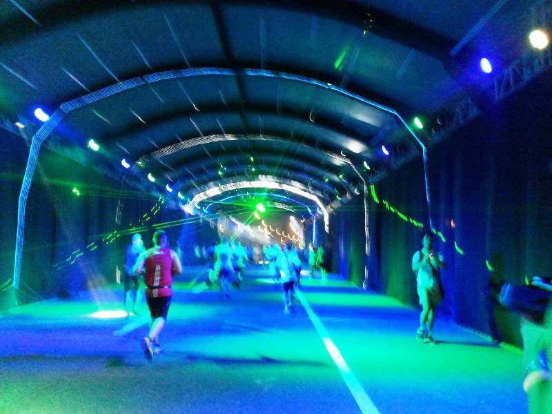 Neon Tunnel @ Rexona Run 2013 / Photo credit: kamoterunner.wordpress.com