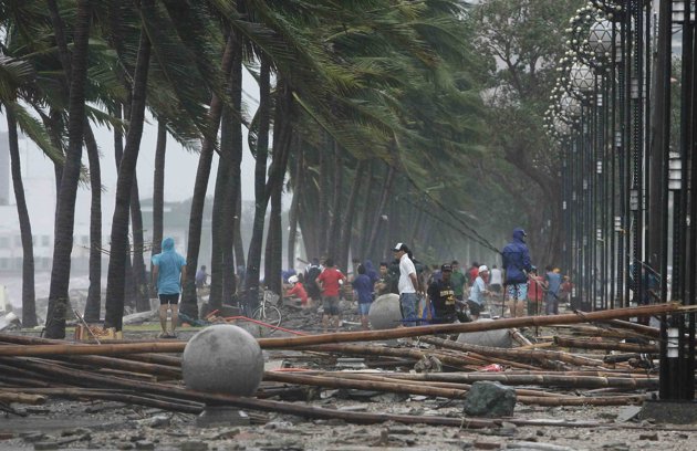 Bay walk area in Roxas Boulevard in Manila